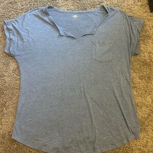 ✨Blue Old Navy tee✨